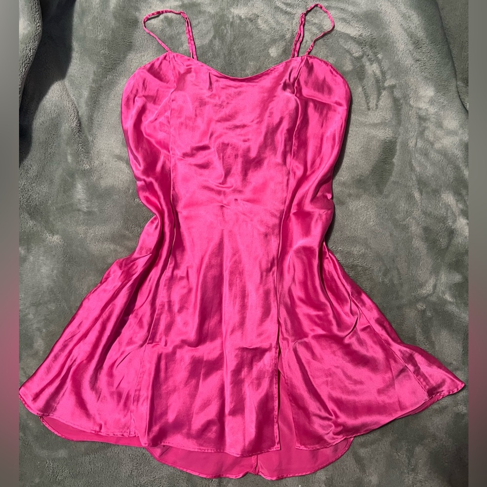 victoria’s secret hot pink slip, size medium